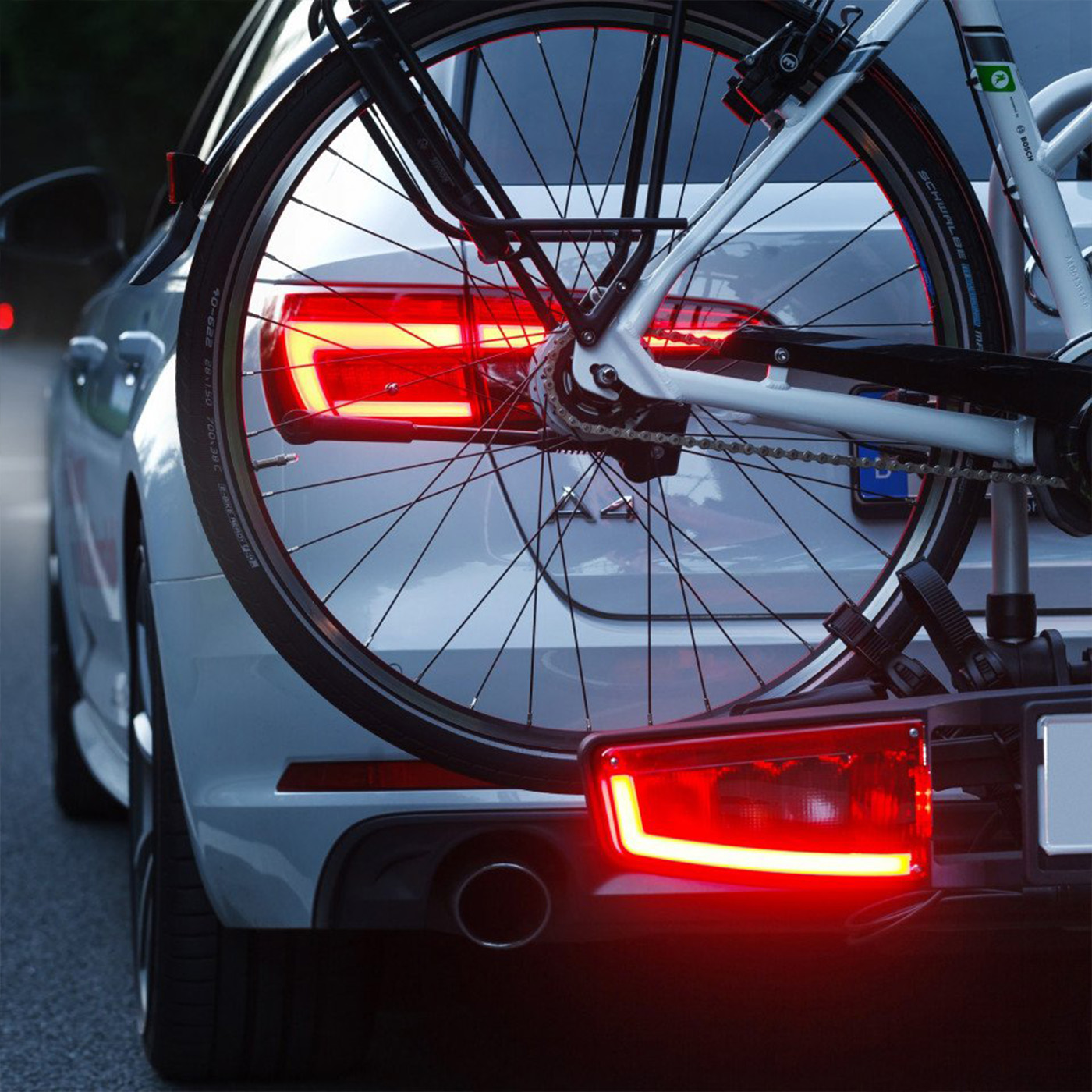 Nosič 2 bicyklov Westfalia BC80 Bikelander LED 7